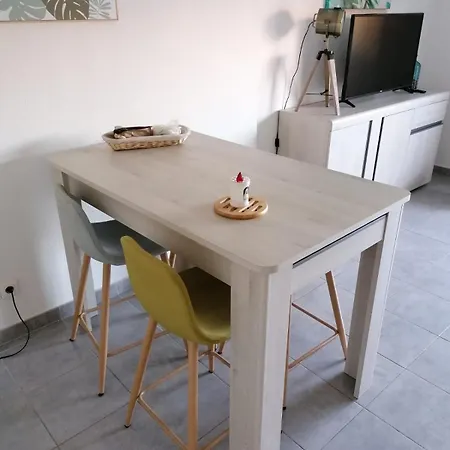 Entire Air-conditioned Accommodation, Vecchio Center Apartment Porto-Vecchio (Corsica)