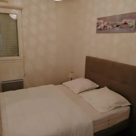 Entire Air-conditioned Accommodation, Vecchio Center * Porto Vecchio